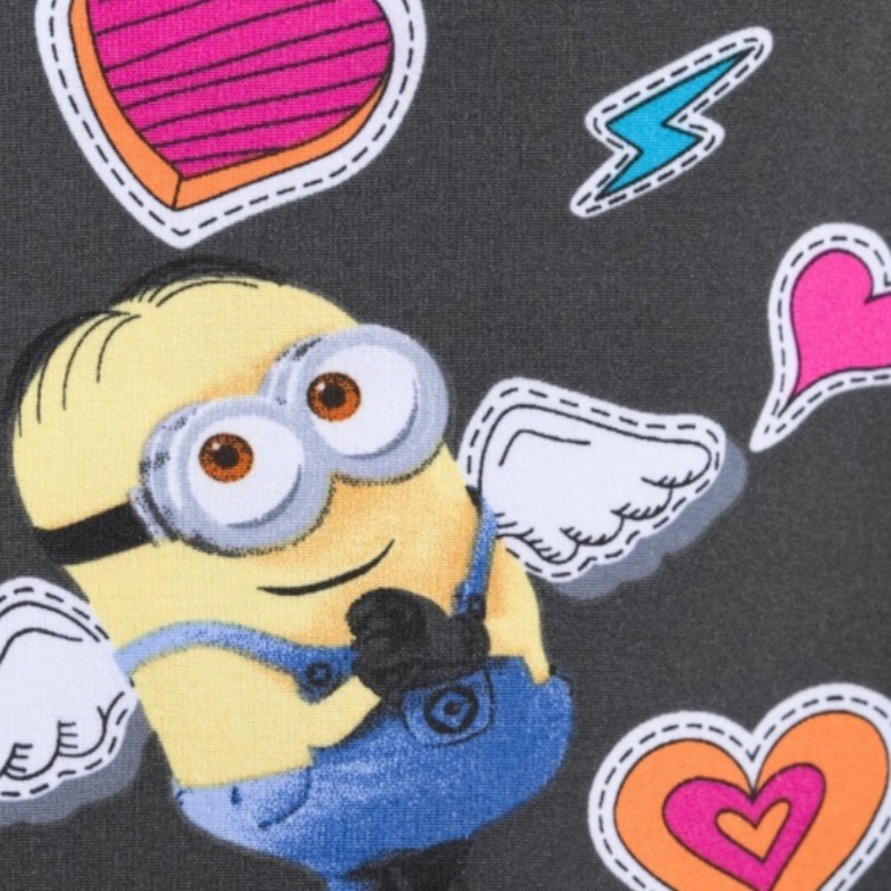 NEW Despicable ME Minion Scrub Top Hearts Banana’s New With Tags Size Large - Picture 4 of 14